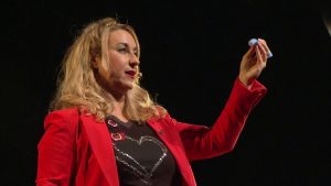 Cómo identificar los oradores más influyentes en congresos empresariales