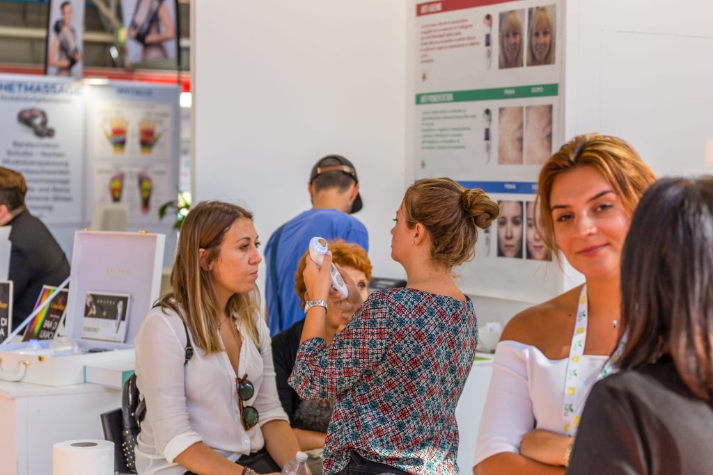La capacidad de una agencia de marketing con una imprenta
