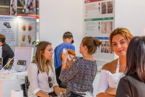 La capacidad de una agencia de marketing con una imprenta